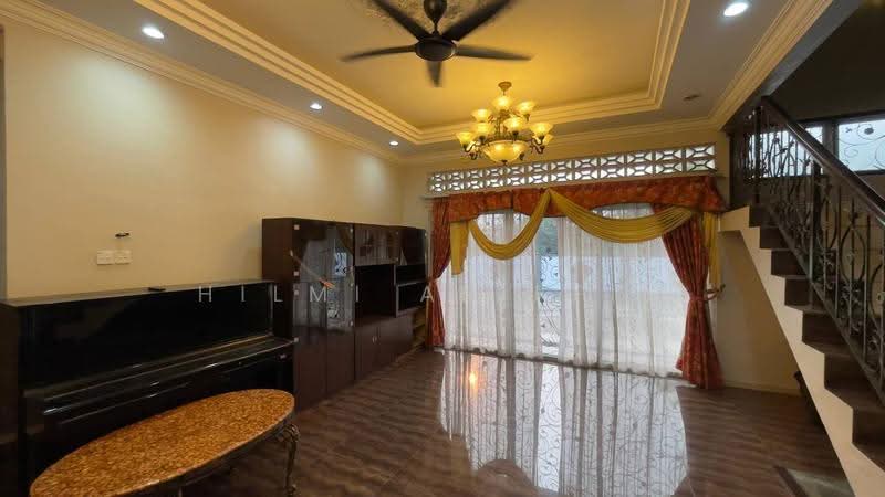Rumah Banglo untuk Disewa di Ampangan (Negeri Sembilan) - Hilmi Ariffin - Living Room - PropertyGuru.com.my