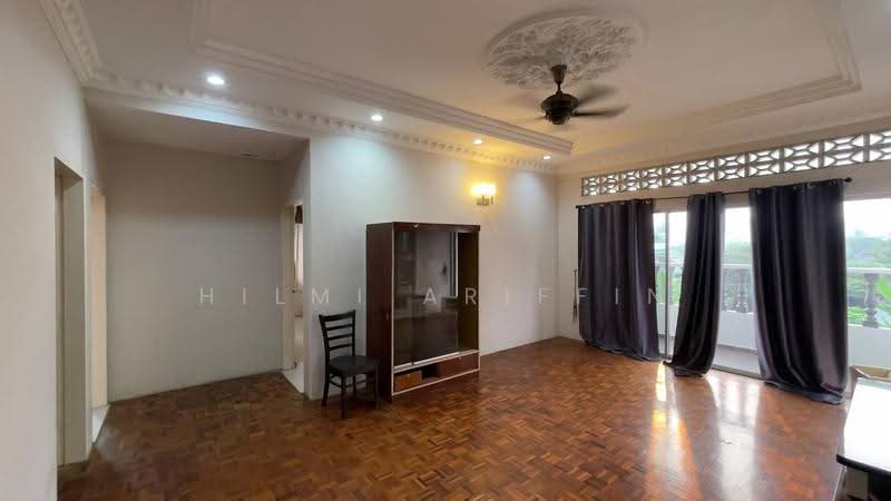 Rumah Banglo untuk Disewa di Ampangan (Negeri Sembilan) - Hilmi Ariffin - Living Room - PropertyGuru.com.my