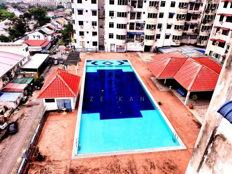 Pangsapuri untuk Dijual di Villa Kejora - Kaze Kang - Pool - PropertyGuru.com.my