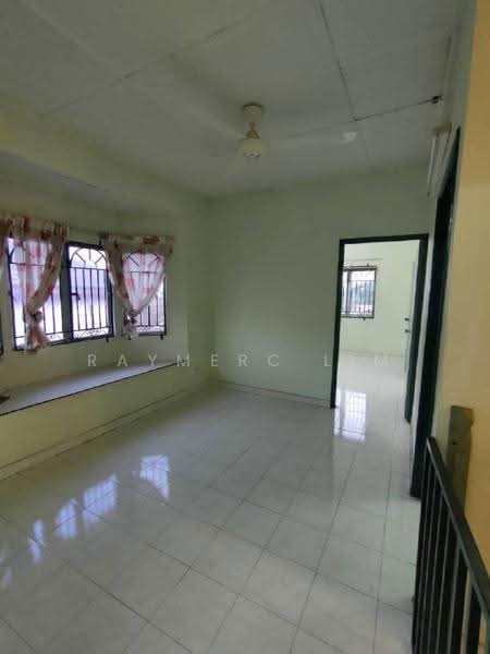 Semi-Detached House for Sale in Bandar Country Homes (Rawang) - Raymerc Lim - Living Room - PropertyGuru.com.my