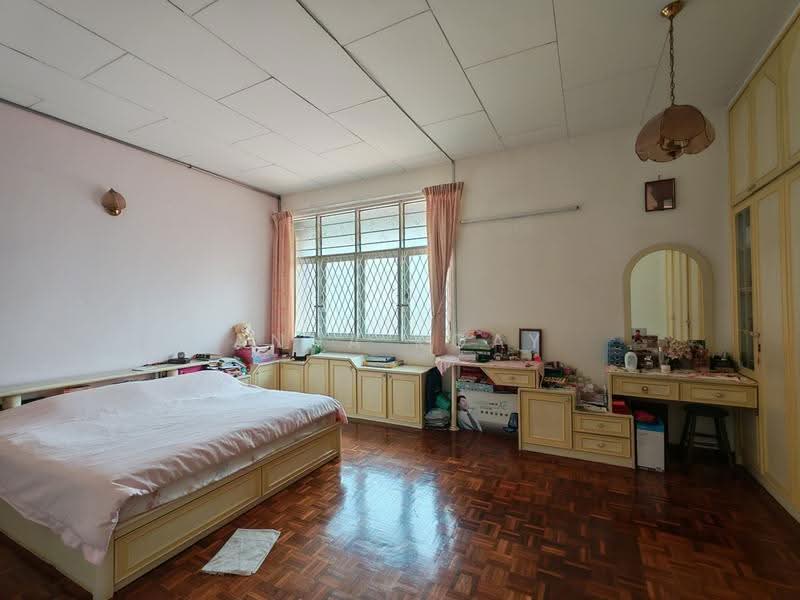 3-storey Terraced House for Sale in Fettes Park (Tanjung Tokong) - Anna Koay - Bedroom - PropertyGuru.com.my
