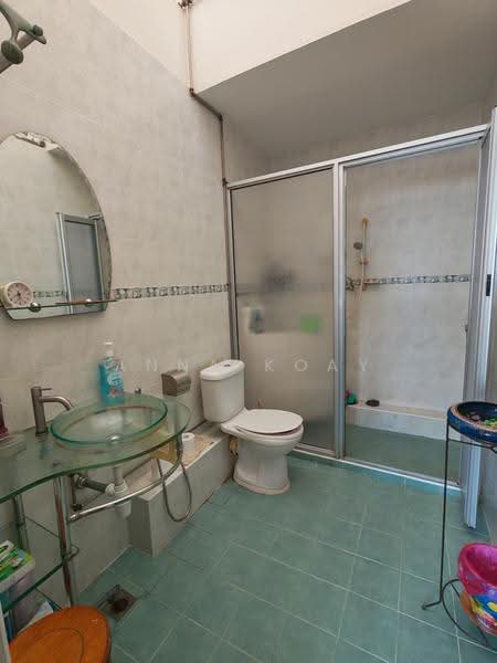 3-storey Terraced House for Sale in Fettes Park (Tanjung Tokong) - Anna Koay - Bathroom - PropertyGuru.com.my