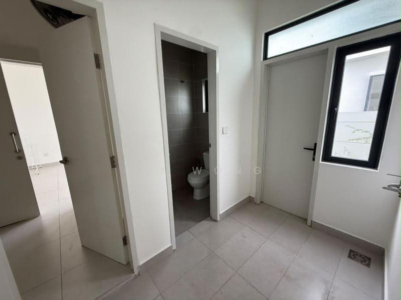 Semi-Detached House for Sale in Cyberjaya (Selangor) - Ivy Wong - Bathroom - PropertyGuru.com.my