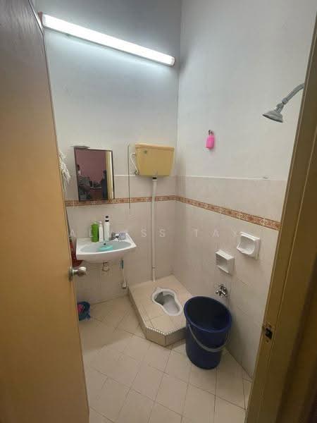 Rumah Teres 1-Tingkat untuk Dijual di Taman Setia Indah (Tebrau) - Alviss Tay - Bathroom - PropertyGuru.com.my