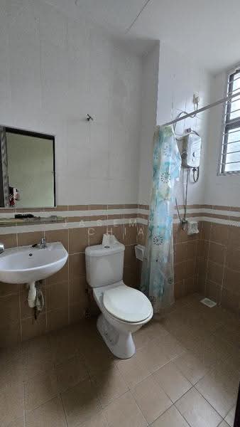 Terraced House for Sale in Taman Seri Bukit Segambut (Batu) - Jasemin Chia - Bathroom - PropertyGuru.com.my