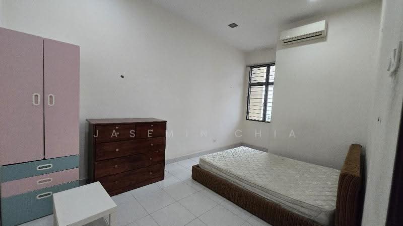 Terraced House for Sale in Taman Seri Bukit Segambut (Batu) - Jasemin Chia - Bedroom - PropertyGuru.com.my
