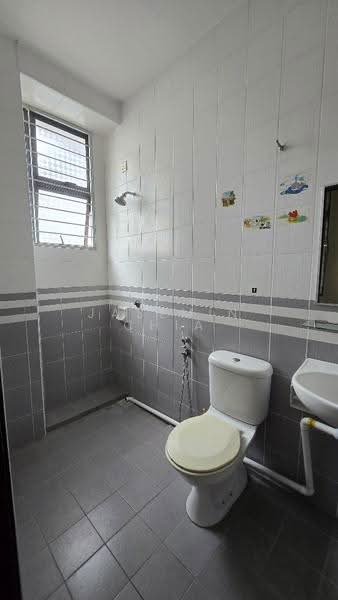 Terraced House for Sale in Taman Seri Bukit Segambut (Batu) - Jasemin Chia - Bathroom - PropertyGuru.com.my