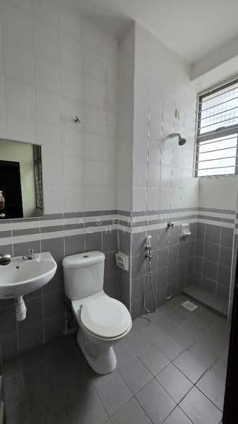 Terraced House for Sale in Taman Seri Bukit Segambut (Batu) - Jasemin Chia - Bathroom - PropertyGuru.com.my
