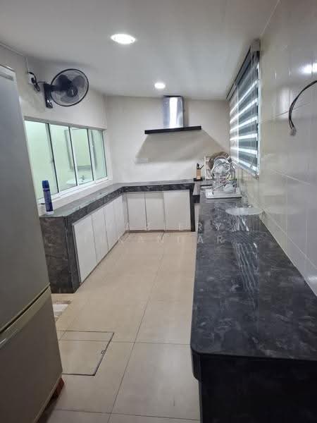 Rumah Teres 2-Tingkat untuk Disewa di Jalan Ipoh (Kuala Lumpur) - Shaziery Iskandar - Kitchen - PropertyGuru.com.my