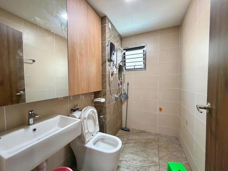 Service Residence for Sale at Veranda Residence - Wenting Lee - Bathroom - PropertyGuru.com.my