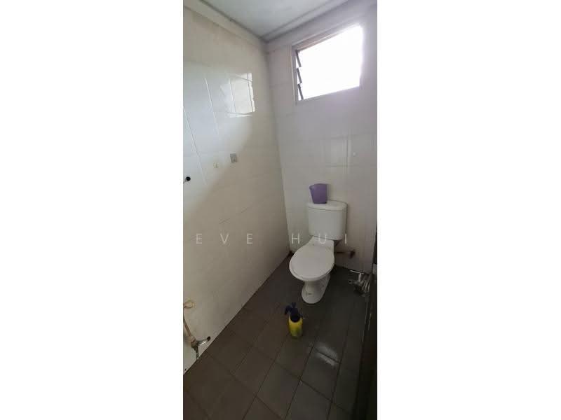 Kedai untuk Dijual di Taman Pasir Putih (Pasir Gudang) - Eve Hui - Bathroom - PropertyGuru.com.my