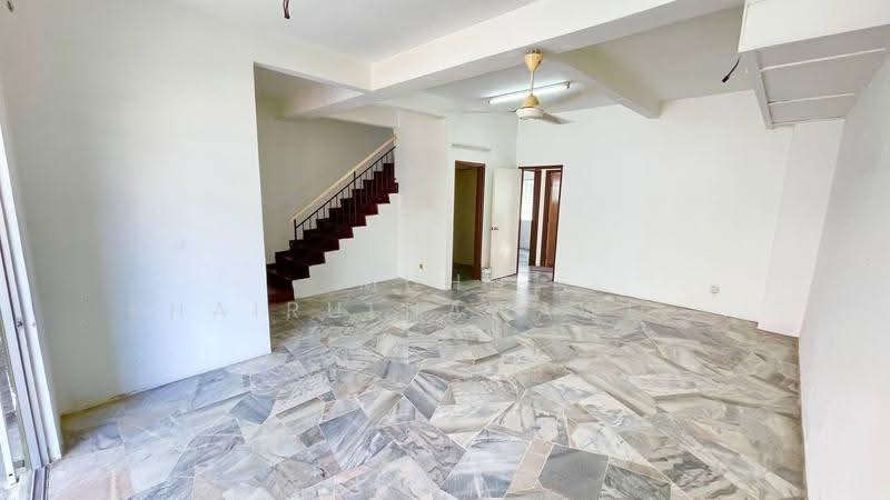 Rumah Teres 2.5-Tingkat untuk Dijual di Taman Equine (Seri Kembangan) - Muhd Khairulnawawi Kamaruddin - Living Room - PropertyGuru.com.my