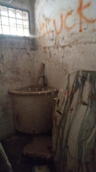 Kedai untuk Disewa di Johor Bahru (Johor) - Stella Teo - Bathroom - PropertyGuru.com.my