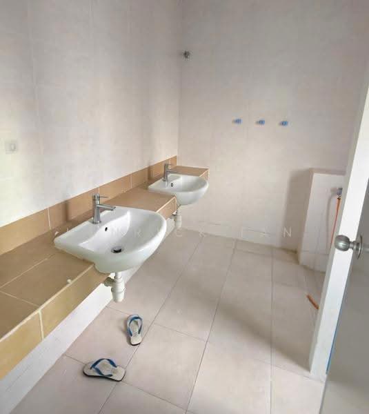 2-storey Terraced House for Sale in Setia Indah (Setia Alam) - Henrick Tan - Bathroom - PropertyGuru.com.my