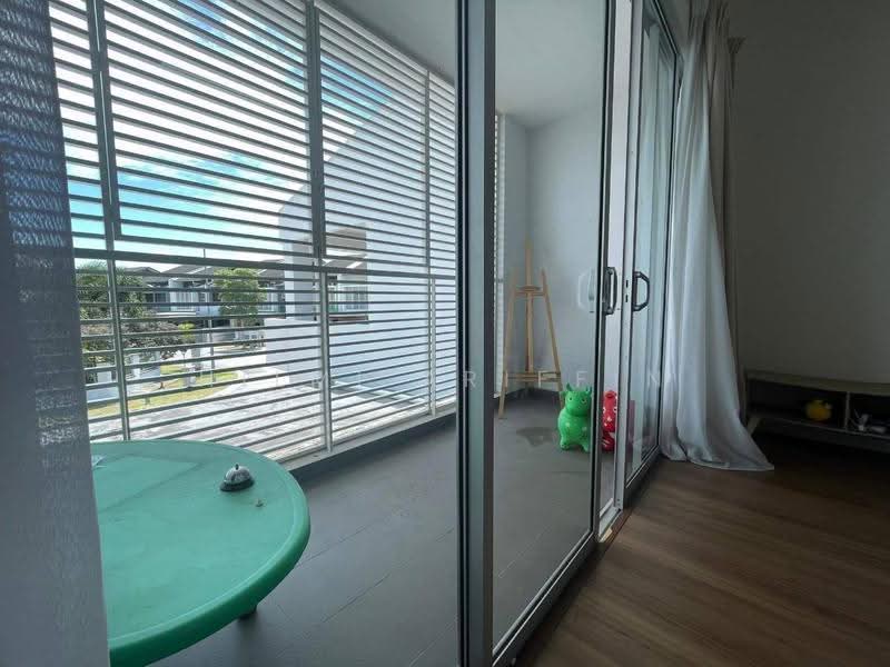 2-storey Terraced House for Rent in Seremban (Negeri Sembilan) - Hilmi Ariffin - Balcony - PropertyGuru.com.my