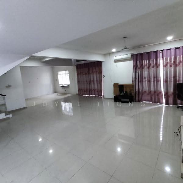 Rumah Berkembar untuk Disewa di D'impian Tropika (Balakong) - Joyce Tiong - Living Room - PropertyGuru.com.my