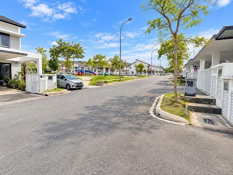 Rumah Teres 2-Tingkat untuk Dijual di Nilai (Negeri Sembilan) - Fikri Yasmin - Exterior - PropertyGuru.com.my