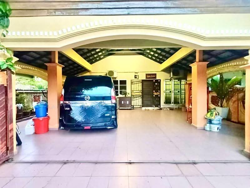 Semi-Detached House for Sale in Taman Perdana 2 (Pekan) - Atina Natasha - Car Park - PropertyGuru.com.my