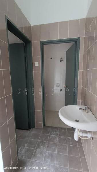 Shop / Office for Rent in Shah Alam (Selangor) - Jack Khor Phor Jiing - Bathroom - PropertyGuru.com.my