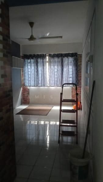 Pangsapuri untuk Disewa di Vista Shop Apartment (Damansara Damai) - James Lai - Living Room - PropertyGuru.com.my