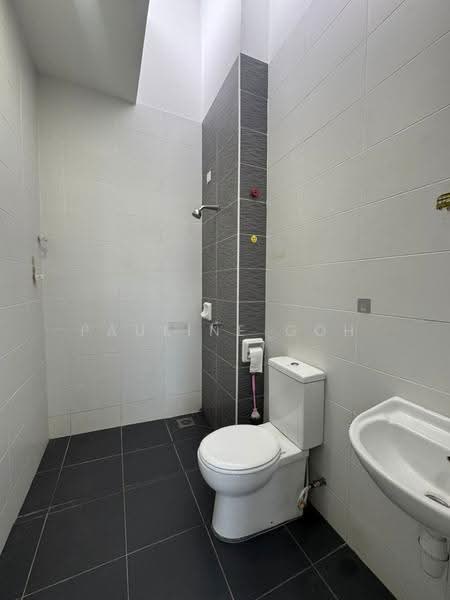 2-storey Terraced House for Sale in Taman Mount Austin (Tebrau) - Pauline Goh - Bathroom - PropertyGuru.com.my