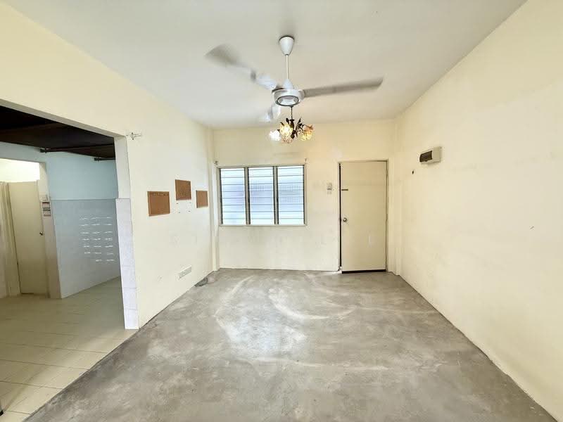 Apartment for Sale at Pangsapuri Arista - Simon Lee - Living Room - PropertyGuru.com.my