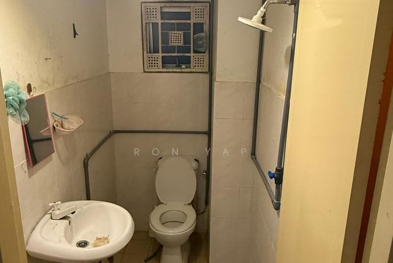 Kondominium untuk Dijual di Kepong Sentral Condominium - Ron Yap - Bathroom - PropertyGuru.com.my