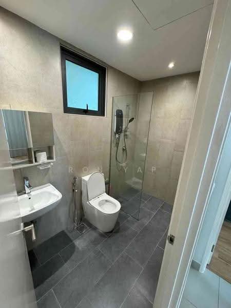 Kediaman Servis untuk Dijual di East Parc @ Manjalara - Ron Yap - Bathroom - PropertyGuru.com.my