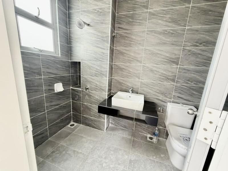 Rumah Kluster untuk Dijual di Kangkar Pulai (Skudai) - Janice . - Bathroom - PropertyGuru.com.my