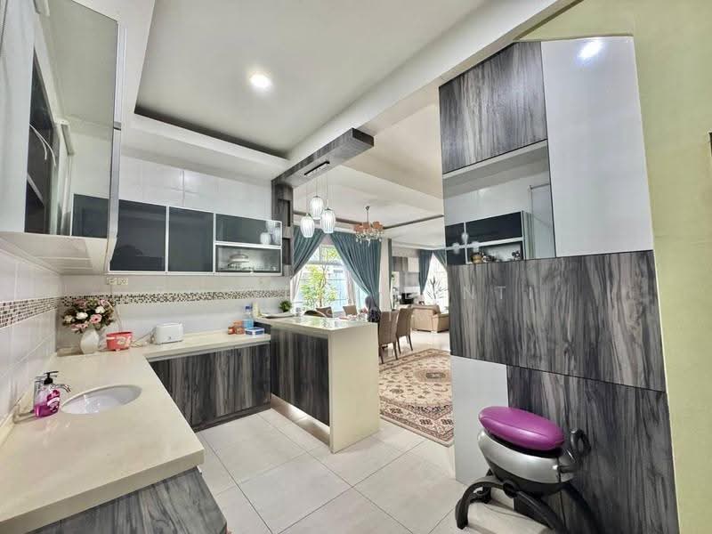 Semi-Detached House for Sale in Gelang Patah (Johor) - Roslina Binti Kassim - Kitchen - PropertyGuru.com.my