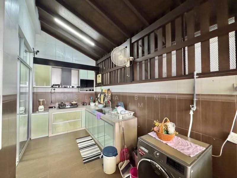 Semi-Detached House for Sale in Gelang Patah (Johor) - Roslina Binti Kassim - Kitchen - PropertyGuru.com.my