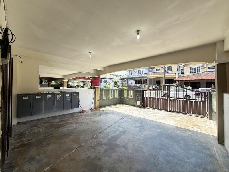 2-storey Terraced House for Sale in Taman Bunga Raya (Tapah) - Presley Chong - Car Porch - PropertyGuru.com.my