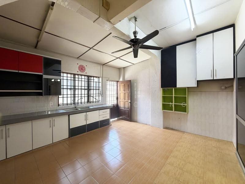 2-storey Terraced House for Sale in Taman Bunga Raya (Tapah) - Presley Chong - Kitchen - PropertyGuru.com.my