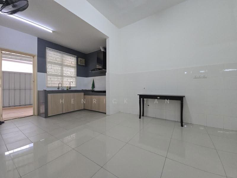 Rumah Teres untuk Dijual di Kemuning Utama (Shah Alam) - Henrick Tan - Kitchen - PropertyGuru.com.my