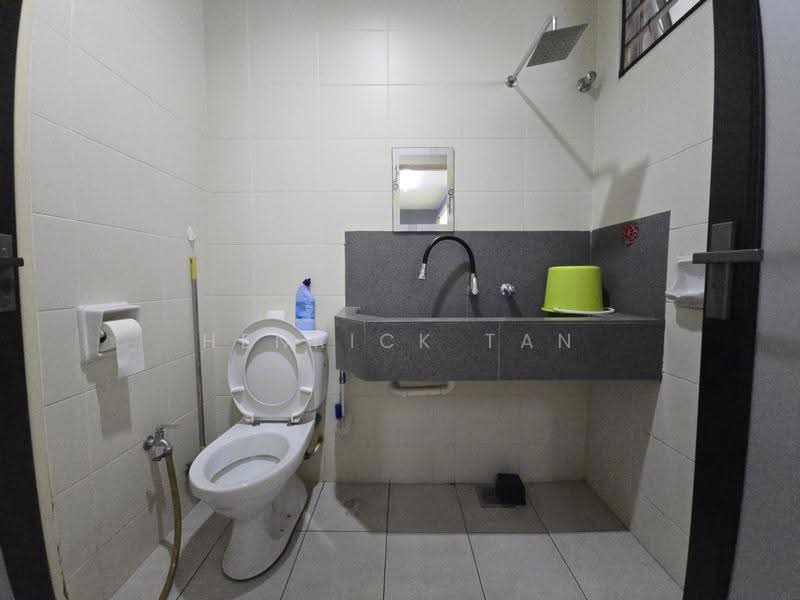 Rumah Teres untuk Dijual di Kemuning Utama (Shah Alam) - Henrick Tan - Bathroom - PropertyGuru.com.my