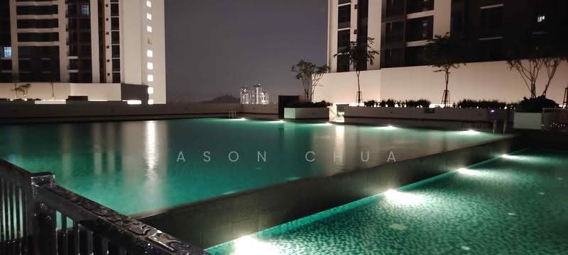 Kediaman Servis untuk Dijual di RESIDENSI IDAMAN RIA - Jason Chua - Pool - PropertyGuru.com.my