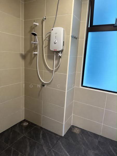 Service Residence for Sale at Wave @ Marina Cove - Tony Chong - Bathroom - PropertyGuru.com.my