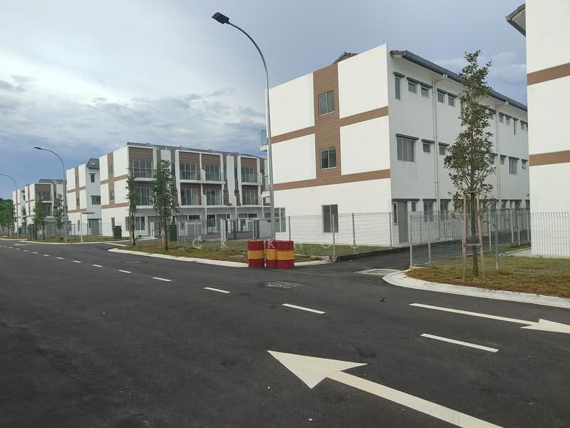 3-storey Terraced House for Sale in Taman Sri Manja (Petaling Jaya) - CK Khoo - Exterior - PropertyGuru.com.my