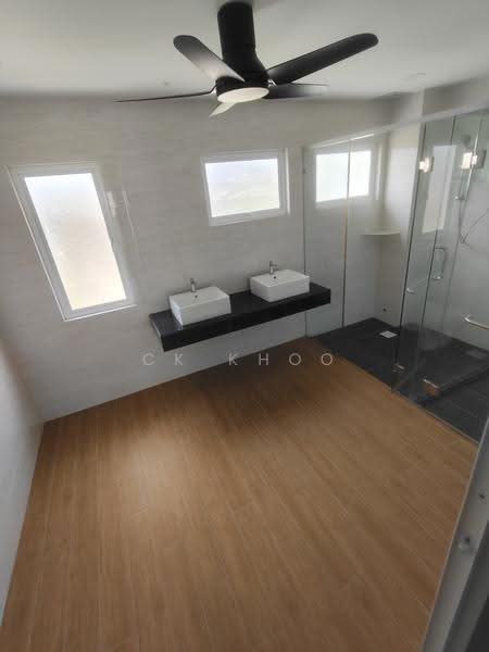 3-storey Terraced House for Sale in Taman Sri Manja (Petaling Jaya) - CK Khoo - Bathroom - PropertyGuru.com.my