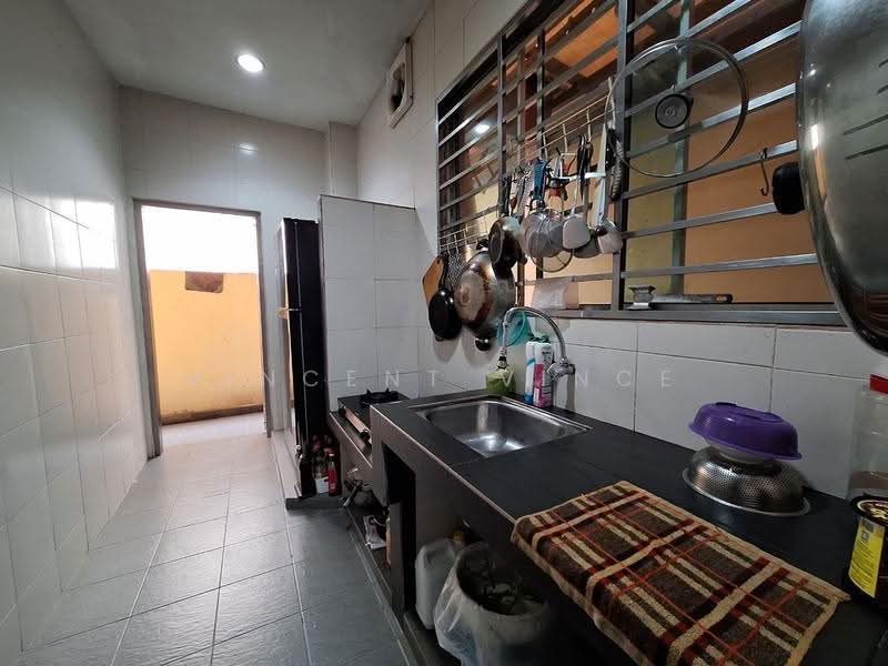 Semi-Detached House for Sale in Gombak (Selangor) - Vincent Vince - Kitchen - PropertyGuru.com.my