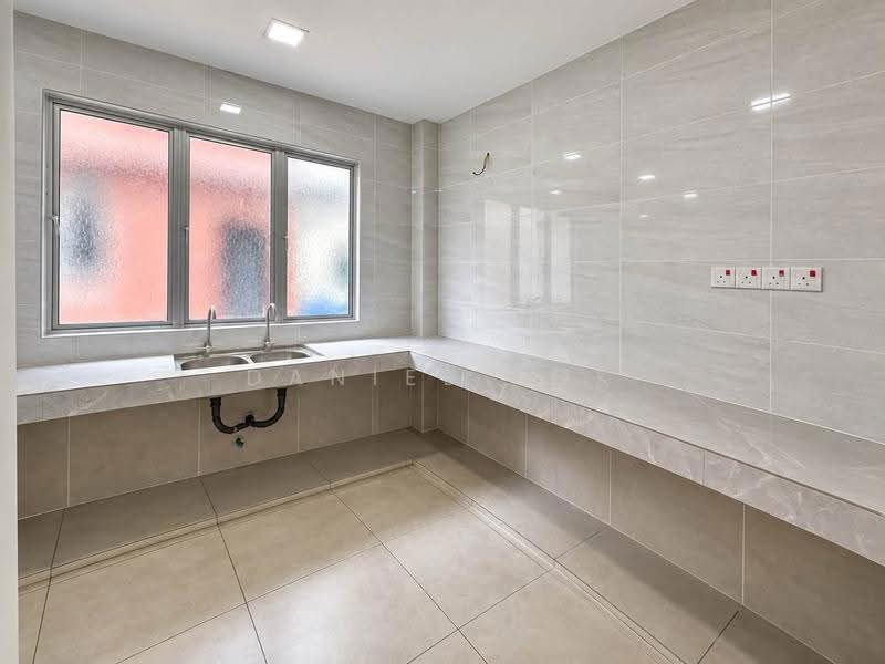 2-storey Terraced House for Sale in Bandar Botanic (Klang) - Daniel Kok - Kitchen - PropertyGuru.com.my