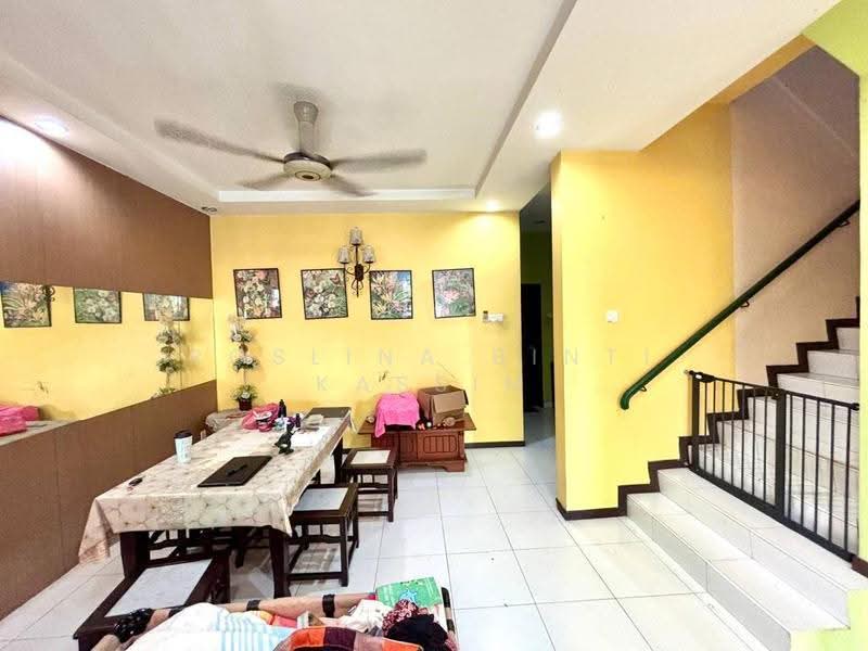 Rumah Teres 2-Tingkat untuk Dijual di Gelang Patah (Johor) - Roslina Binti Kassim - Dining Room - PropertyGuru.com.my