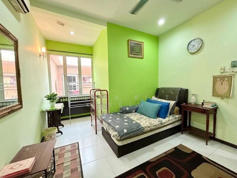 Rumah Teres 2-Tingkat untuk Dijual di Gelang Patah (Johor) - Roslina Binti Kassim - Bedroom - PropertyGuru.com.my