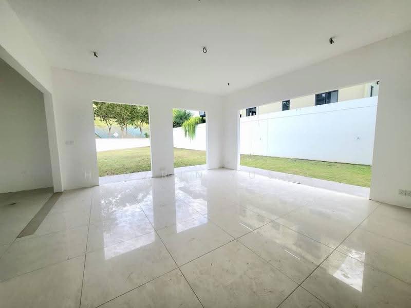 Semi-Detached House for Sale in Seremban (Negeri Sembilan) - HADZRIN YUSOF - Living Room - PropertyGuru.com.my