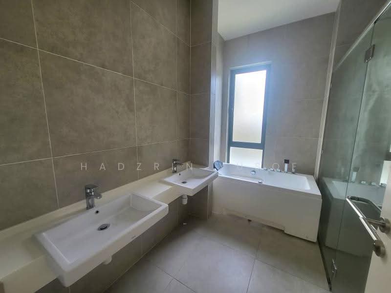 Semi-Detached House for Sale in Seremban (Negeri Sembilan) - HADZRIN YUSOF - Bathroom - PropertyGuru.com.my