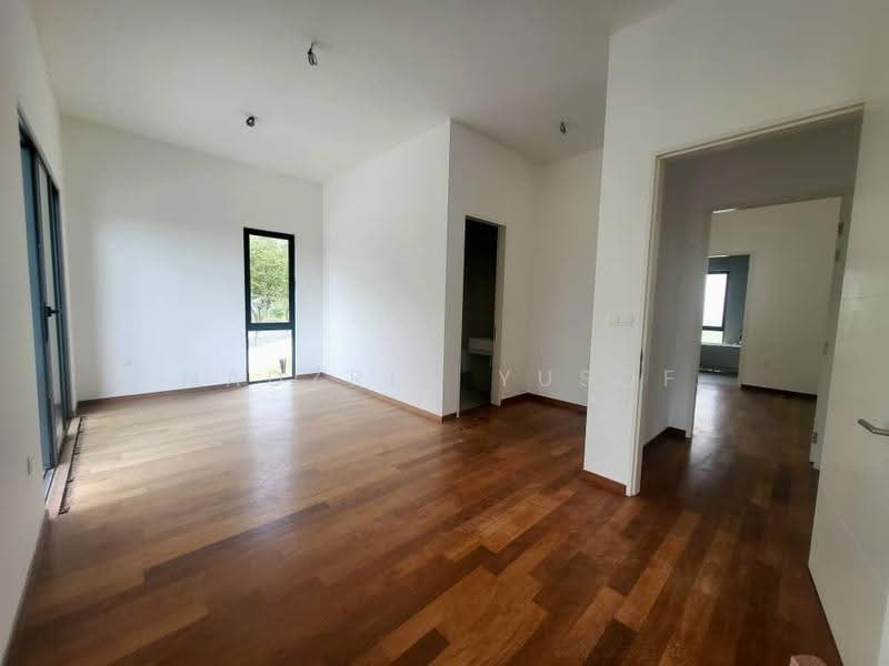 Semi-Detached House for Sale in Seremban (Negeri Sembilan) - HADZRIN YUSOF - Living Room - PropertyGuru.com.my