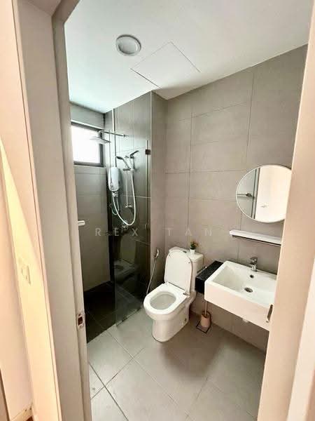 Kondominium untuk Disewa di Rumbia Residence - Rex Tan - Bathroom - PropertyGuru.com.my