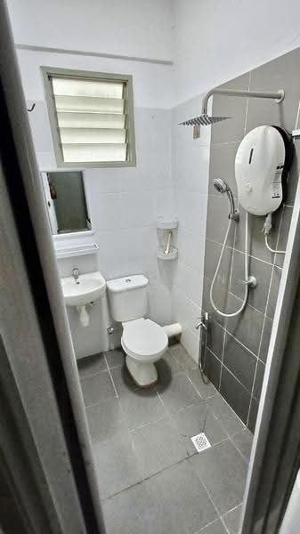 Pangsapuri untuk Disewa di The Rise Collection 3 - Gan Chun Kai - Bathroom - PropertyGuru.com.my