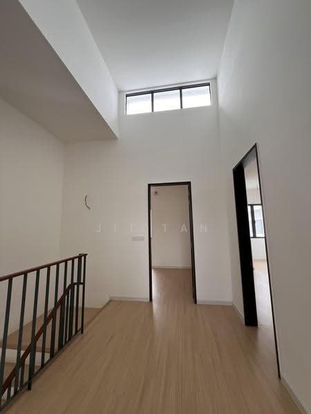 2-storey Terraced House for Sale in Twentyfive7 (Tanjong Duabelas) - Jit Tan - Corridor - PropertyGuru.com.my