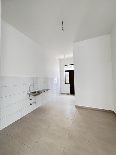 2-storey Terraced House for Sale in Twentyfive7 (Tanjong Duabelas) - Jit Tan - Kitchen - PropertyGuru.com.my